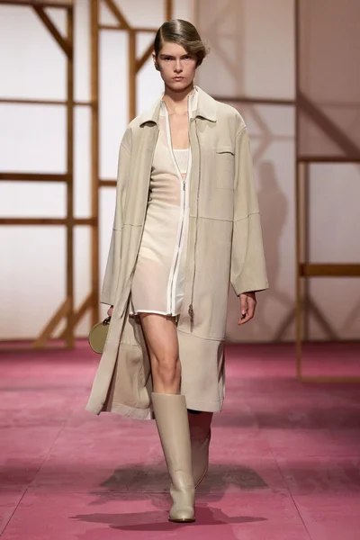 Look 11